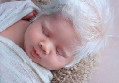 Como acabar com o frizz do cabelo branco