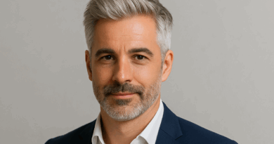 Homem elegante grisalho - Imagem gerada por IA