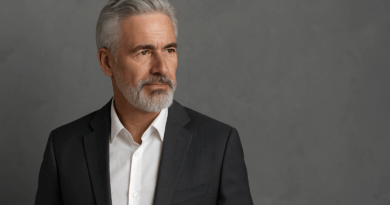 Homem grisalho estilo elegância - Imagem gerada por IA