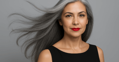 Mulher grisalha cabelos ao vento - imagem gerada por IA.